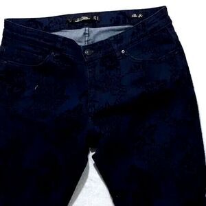 Leara Women jeans women's slim fit size 6 velvet floral pattern *